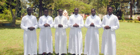 Uganda: Ausbildungshilfe für Seminaristen