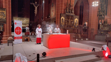 Abschlussgottesdienst der Red-Wednesday-Woche im Frankfurter Dom